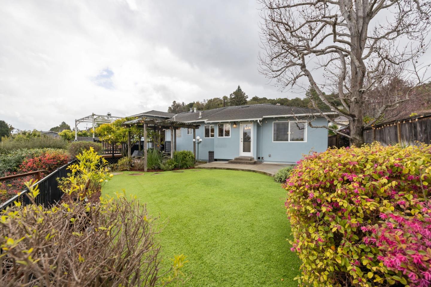 Detail Gallery Image 35 of 50 For 2780 Bromley Dr, San Carlos,  CA 94070 - 5 Beds | 3 Baths