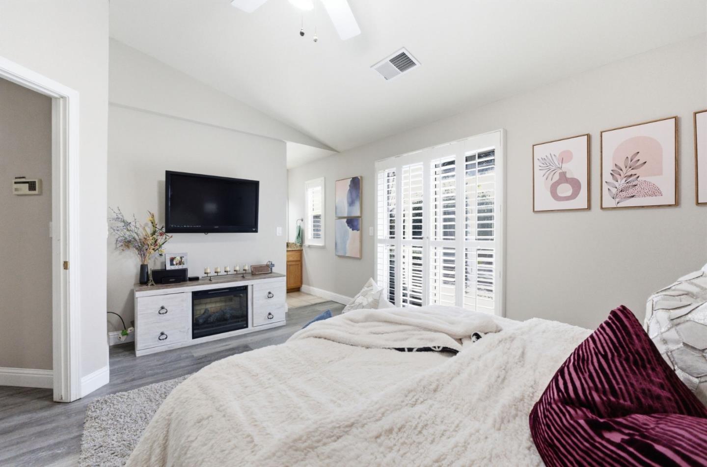 Detail Gallery Image 10 of 31 For 1270 Alder St, Hollister,  CA 95023 - 3 Beds | 2 Baths