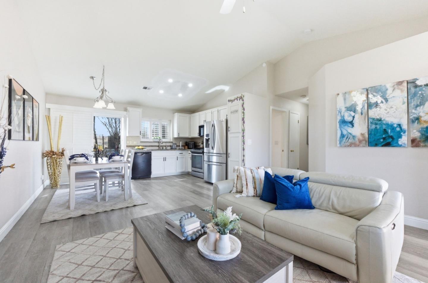 Detail Gallery Image 22 of 31 For 1270 Alder St, Hollister,  CA 95023 - 3 Beds | 2 Baths