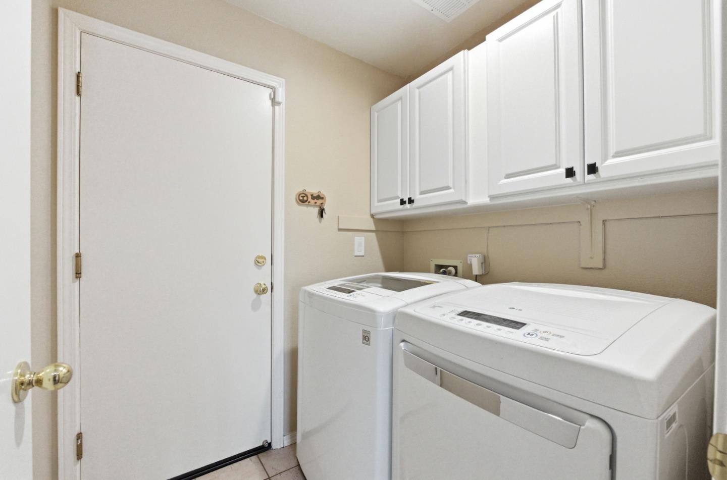 Detail Gallery Image 26 of 31 For 1270 Alder St, Hollister,  CA 95023 - 3 Beds | 2 Baths