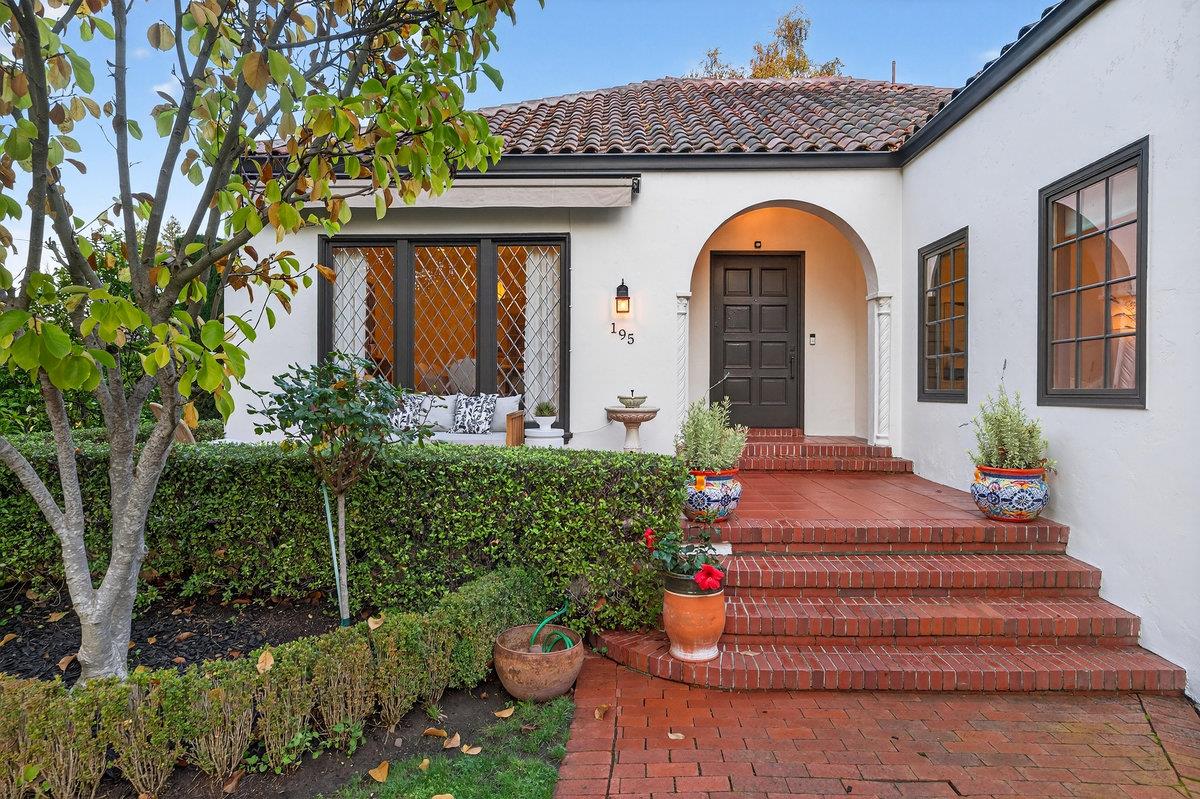 Detail Gallery Image 4 of 65 For 195 Warren Rd, San Mateo,  CA 94401 - 3 Beds | 2/1 Baths