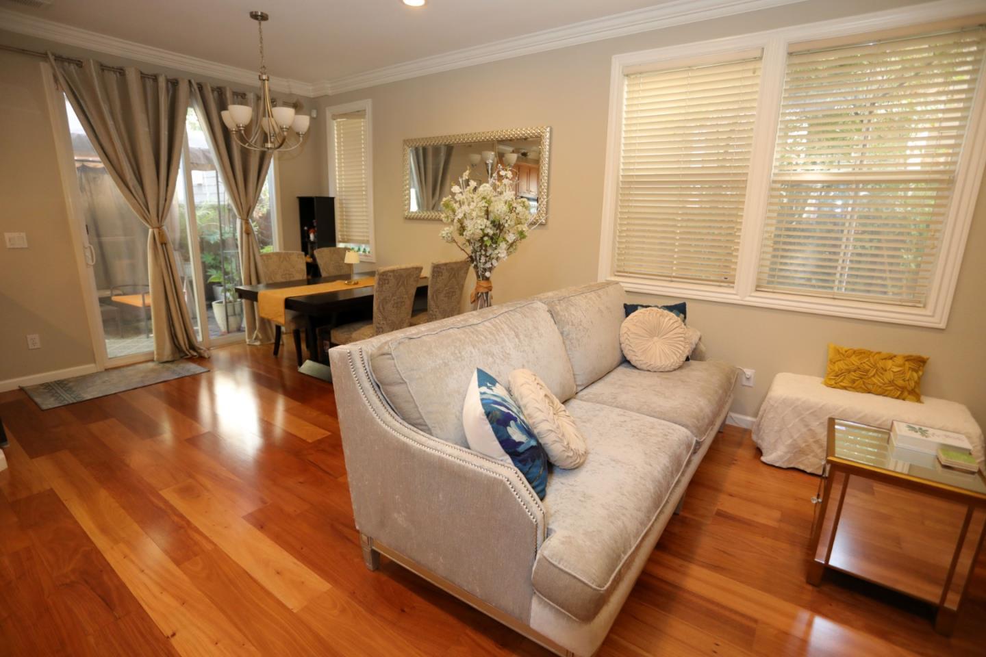 Detail Gallery Image 12 of 28 For 726 Tennyson Dr, Gilroy,  CA 95020 - 3 Beds | 2/1 Baths