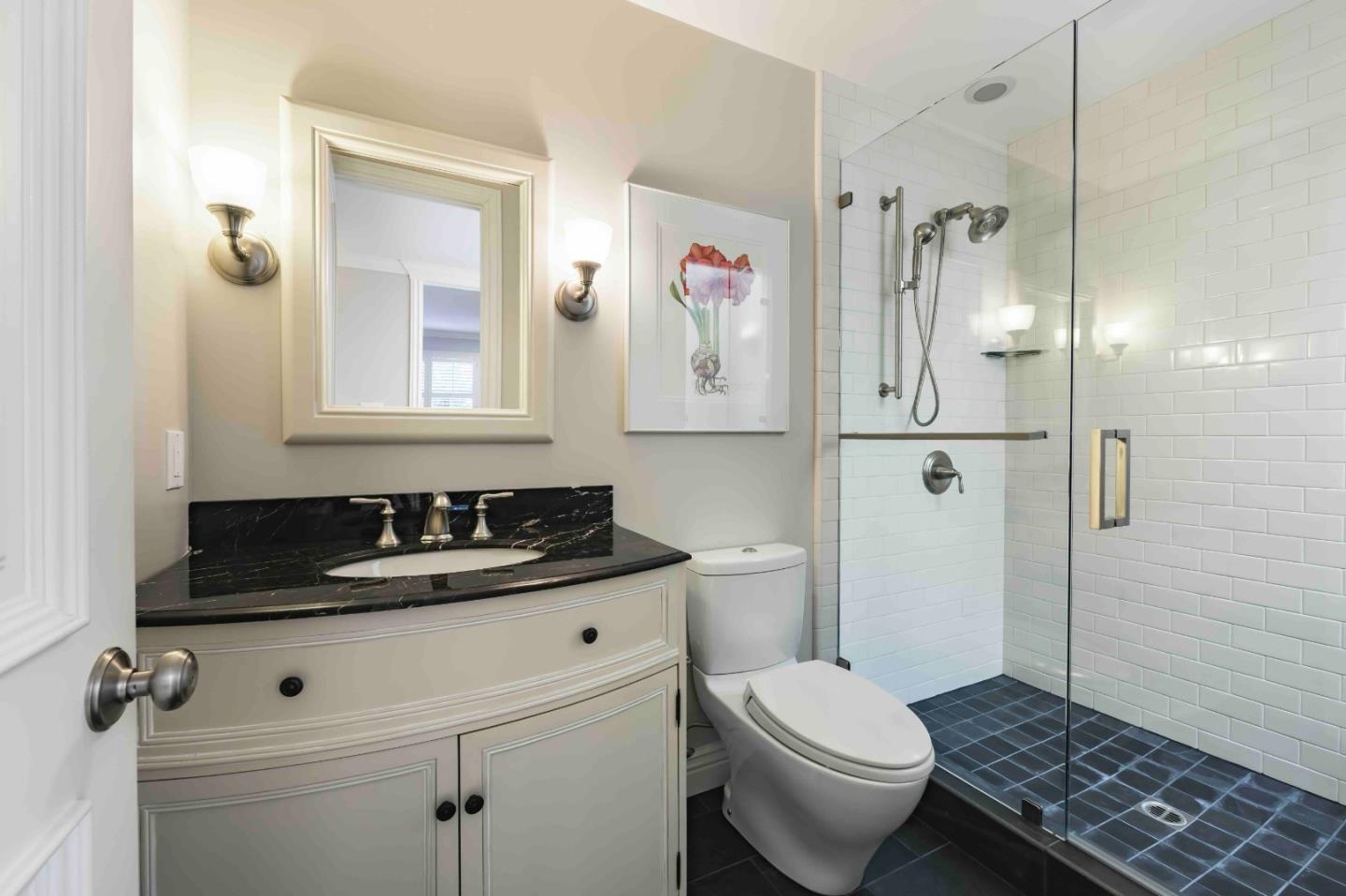 Detail Gallery Image 17 of 25 For 11 Chateau Dr, Menlo Park,  CA 94025 - 3 Beds | 3 Baths