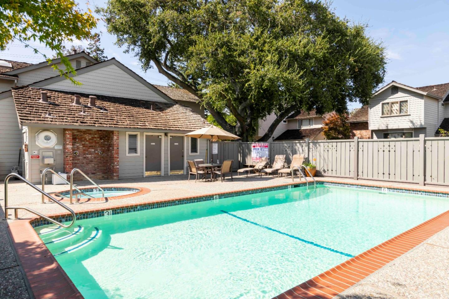 Detail Gallery Image 25 of 25 For 11 Chateau Dr, Menlo Park,  CA 94025 - 3 Beds | 3 Baths