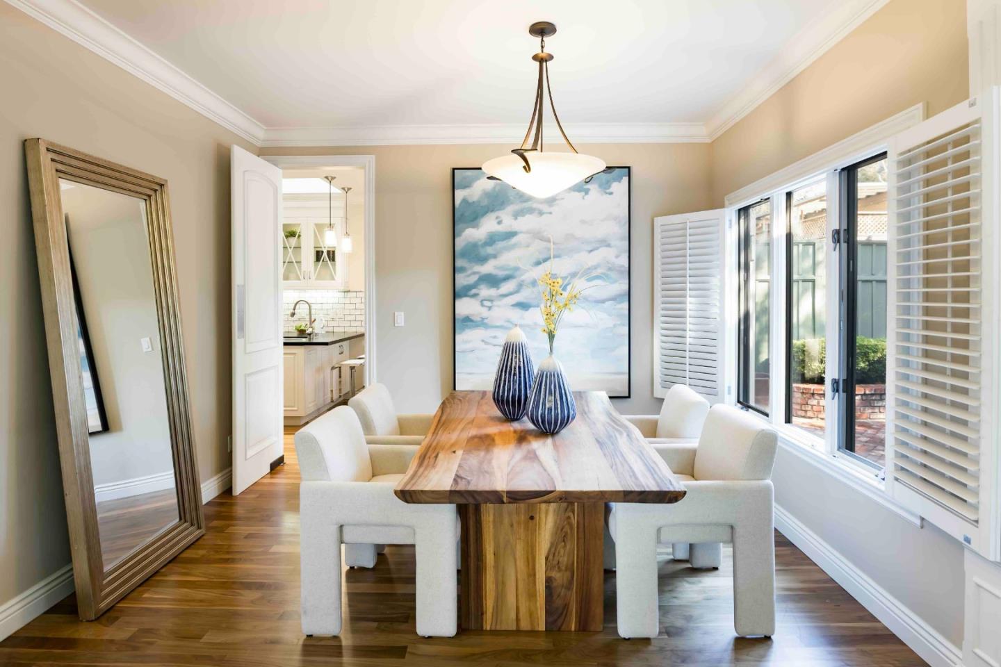 Detail Gallery Image 7 of 25 For 11 Chateau Dr, Menlo Park,  CA 94025 - 3 Beds | 3 Baths