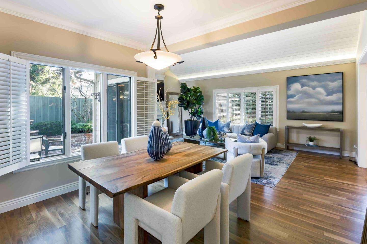 Detail Gallery Image 8 of 25 For 11 Chateau Dr, Menlo Park,  CA 94025 - 3 Beds | 3 Baths