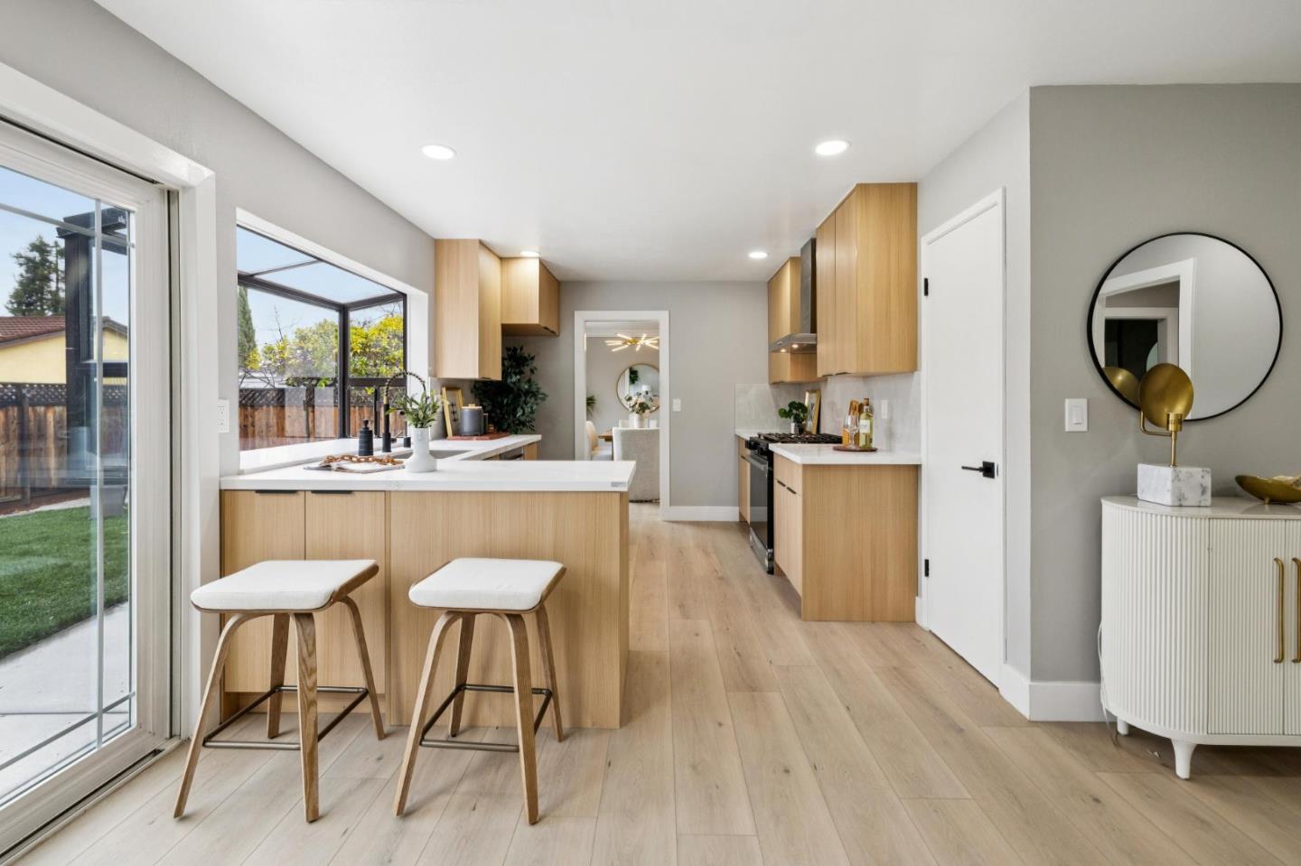 Detail Gallery Image 12 of 45 For 691 Faraone Dr, San Jose,  CA 95136 - 5 Beds | 3 Baths