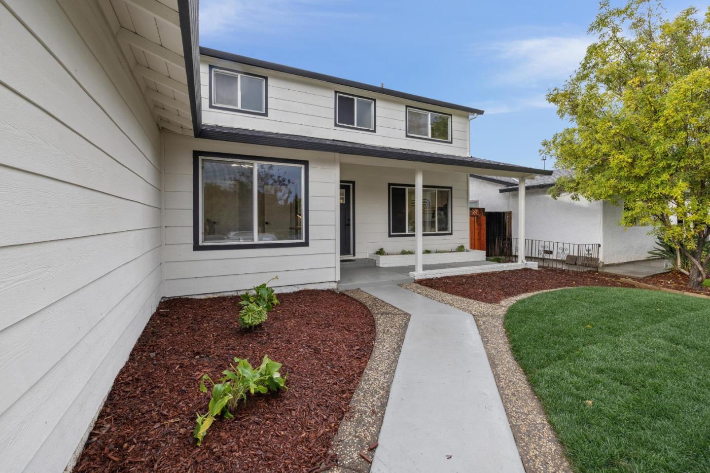 Detail Gallery Image 4 of 45 For 691 Faraone Dr, San Jose,  CA 95136 - 5 Beds | 3 Baths