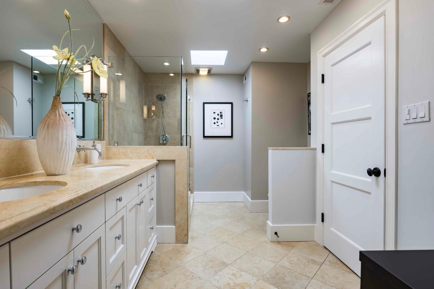 Detail Gallery Image 18 of 22 For 1701 Stone Pine Ln, Menlo Park,  CA 94025 - 2 Beds | 2/1 Baths