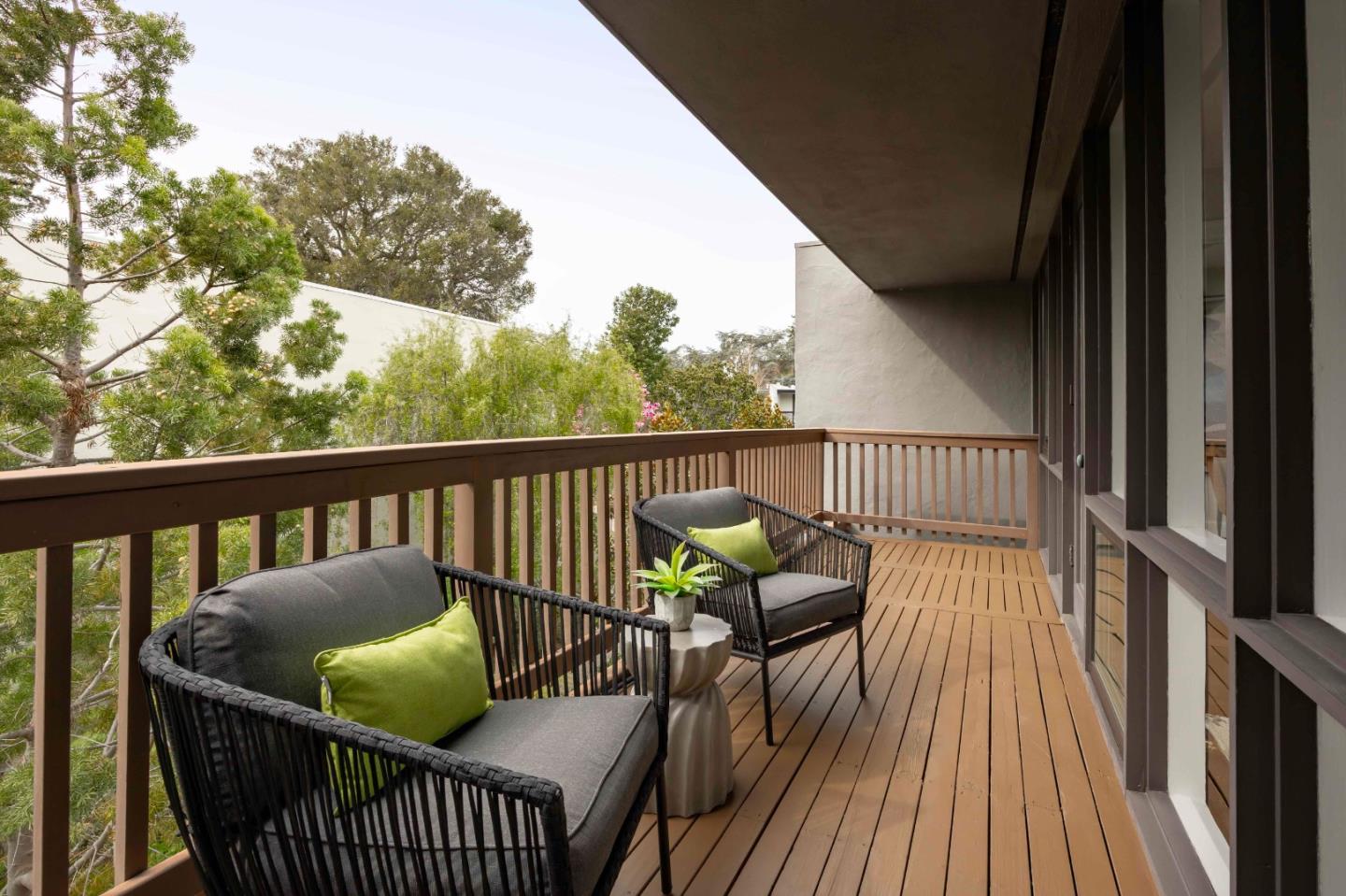 Detail Gallery Image 20 of 22 For 1701 Stone Pine Ln, Menlo Park,  CA 94025 - 2 Beds | 2/1 Baths