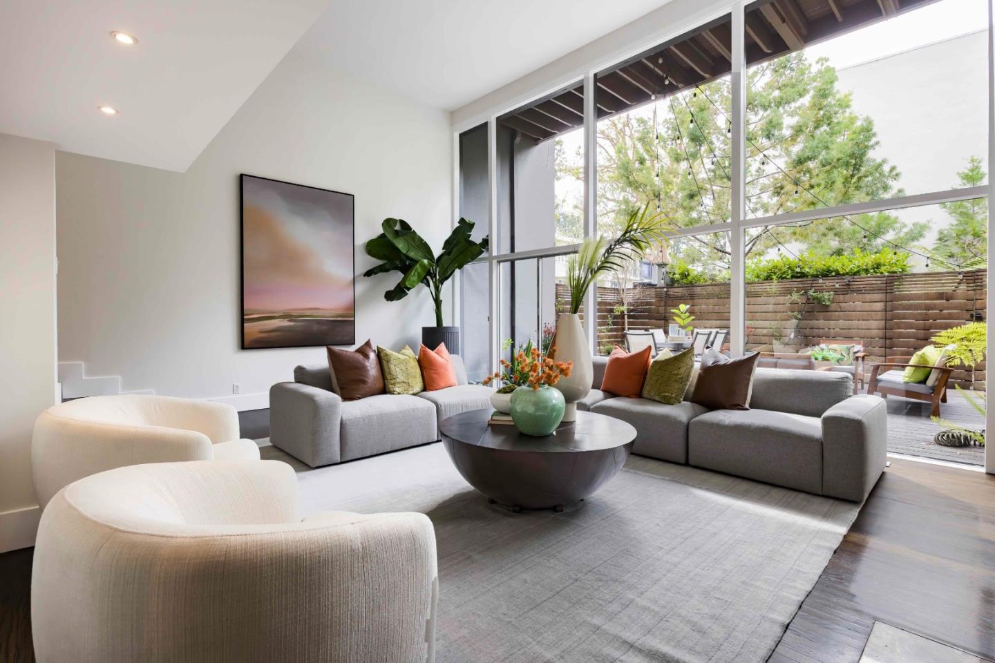 Detail Gallery Image 4 of 22 For 1701 Stone Pine Ln, Menlo Park,  CA 94025 - 2 Beds | 2/1 Baths