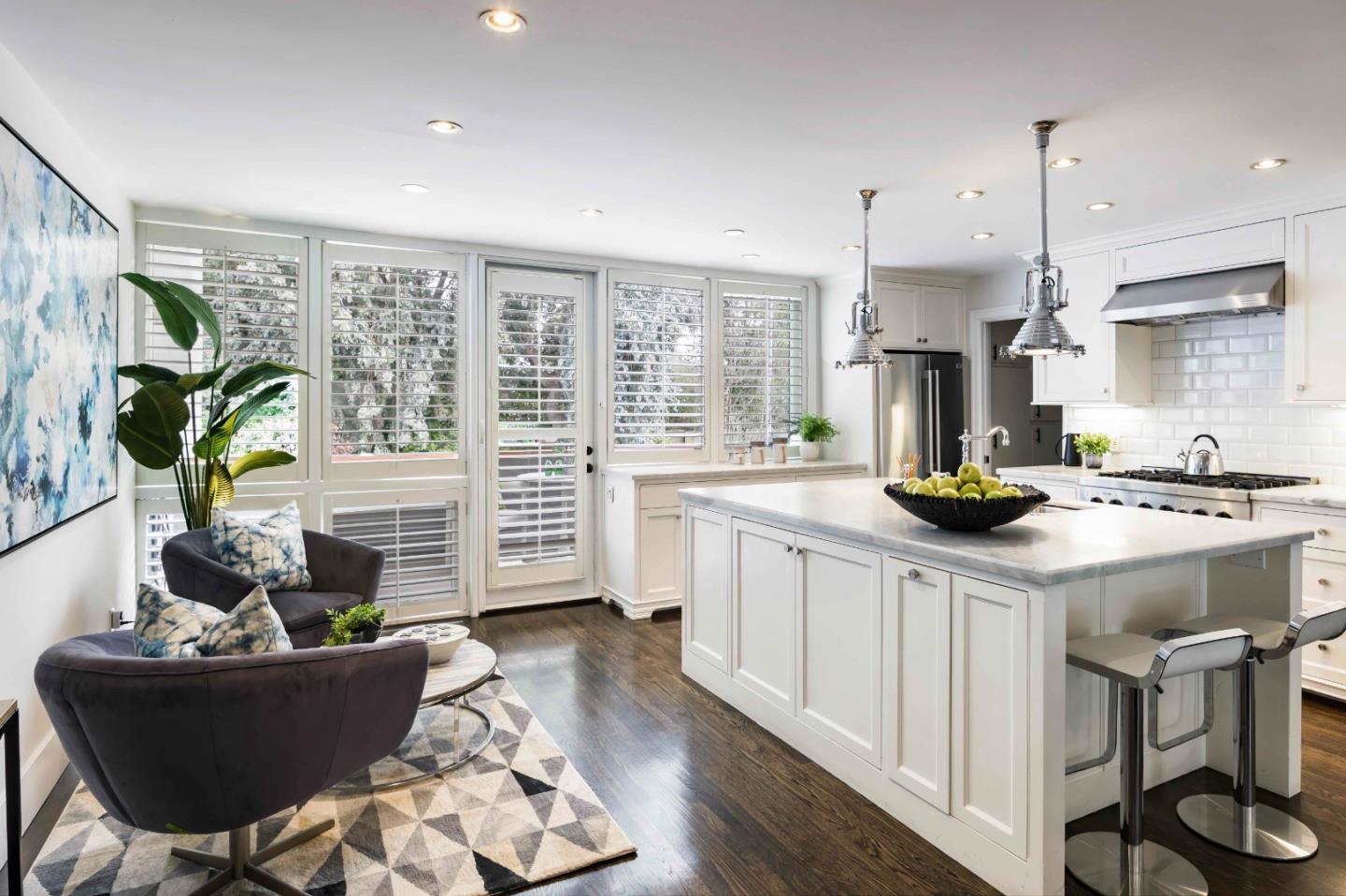 Detail Gallery Image 9 of 22 For 1701 Stone Pine Ln, Menlo Park,  CA 94025 - 2 Beds | 2/1 Baths