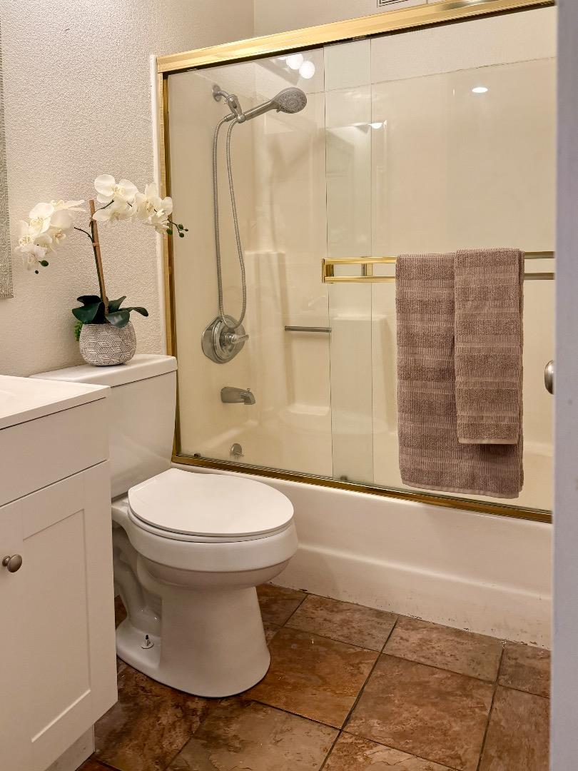 Detail Gallery Image 8 of 18 For 5274 Makati Cir, San Jose,  CA 95123 - 2 Beds | 2 Baths