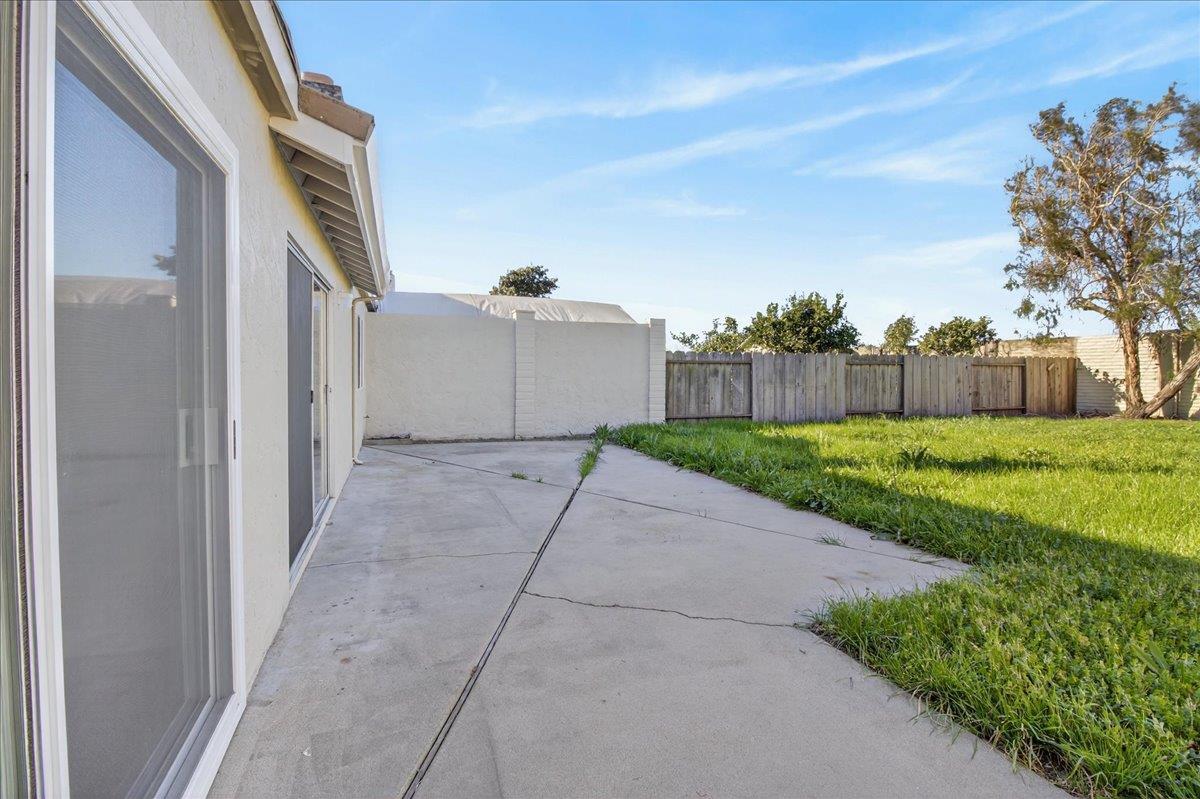Detail Gallery Image 13 of 15 For 1520 Ebro Cir, Salinas,  CA 93906 - 3 Beds | 2 Baths