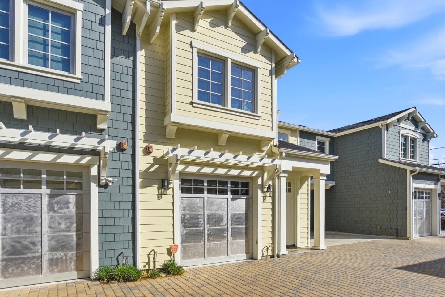 Detail Gallery Image 3 of 39 For 701 2nd Ave #2,  San Mateo,  CA 94401 - 2 Beds | 2/1 Baths