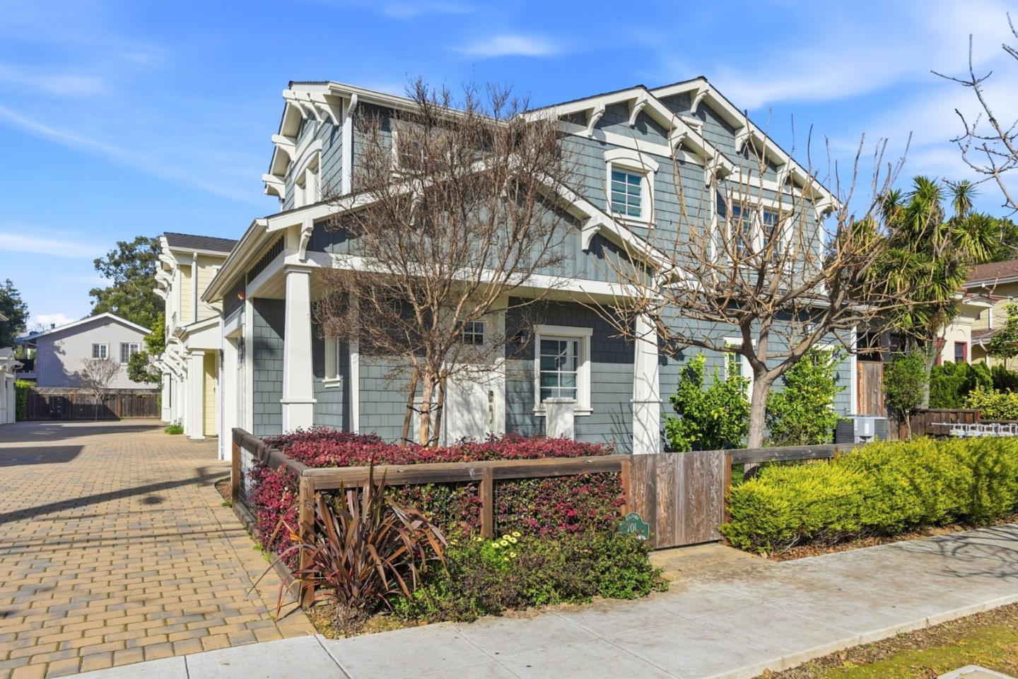 Detail Gallery Image 4 of 39 For 701 2nd Ave #2,  San Mateo,  CA 94401 - 2 Beds | 2/1 Baths