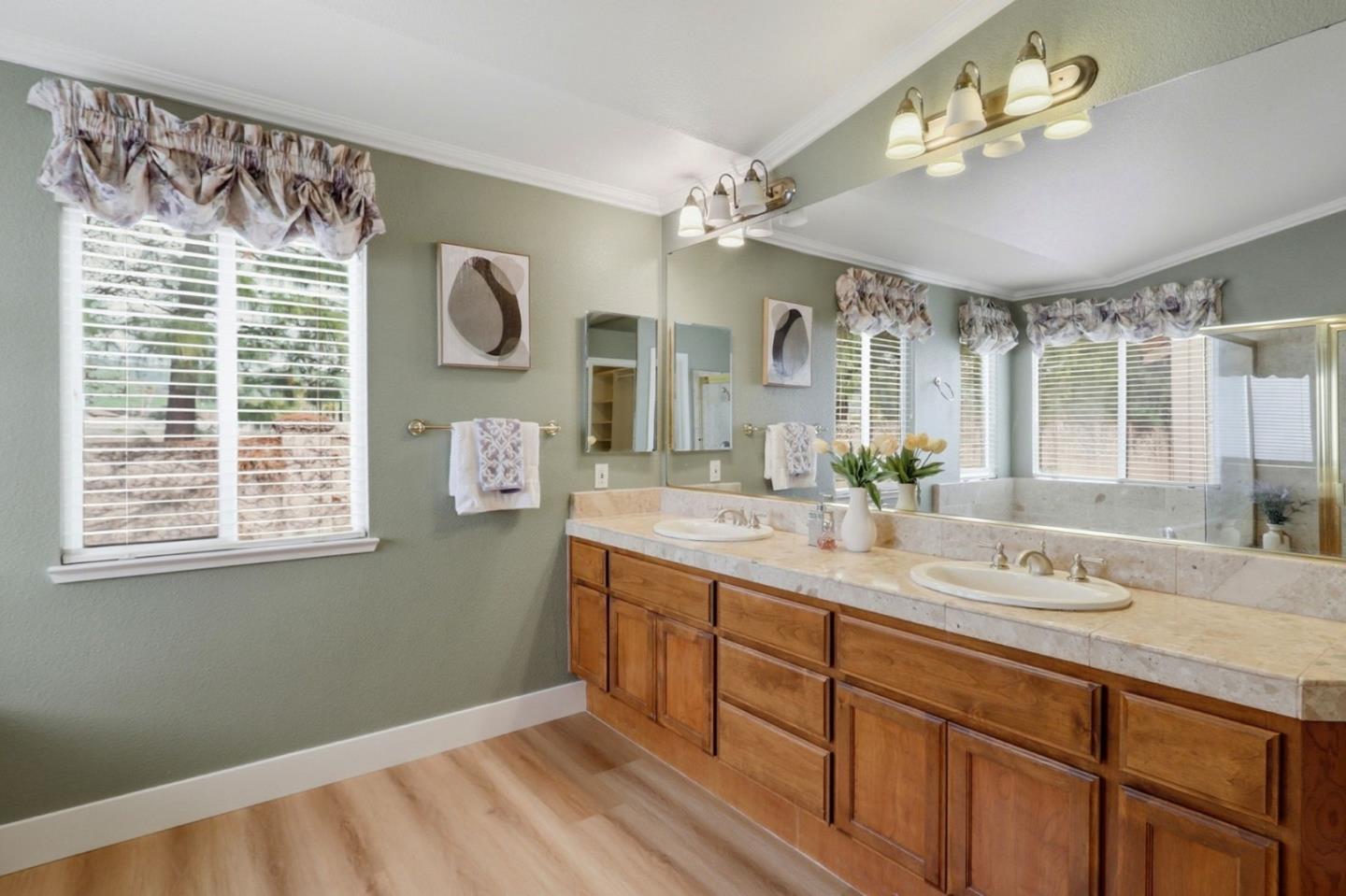 Detail Gallery Image 13 of 20 For 808 Cameron Cir, Milpitas,  CA 95035 - 5 Beds | 3 Baths