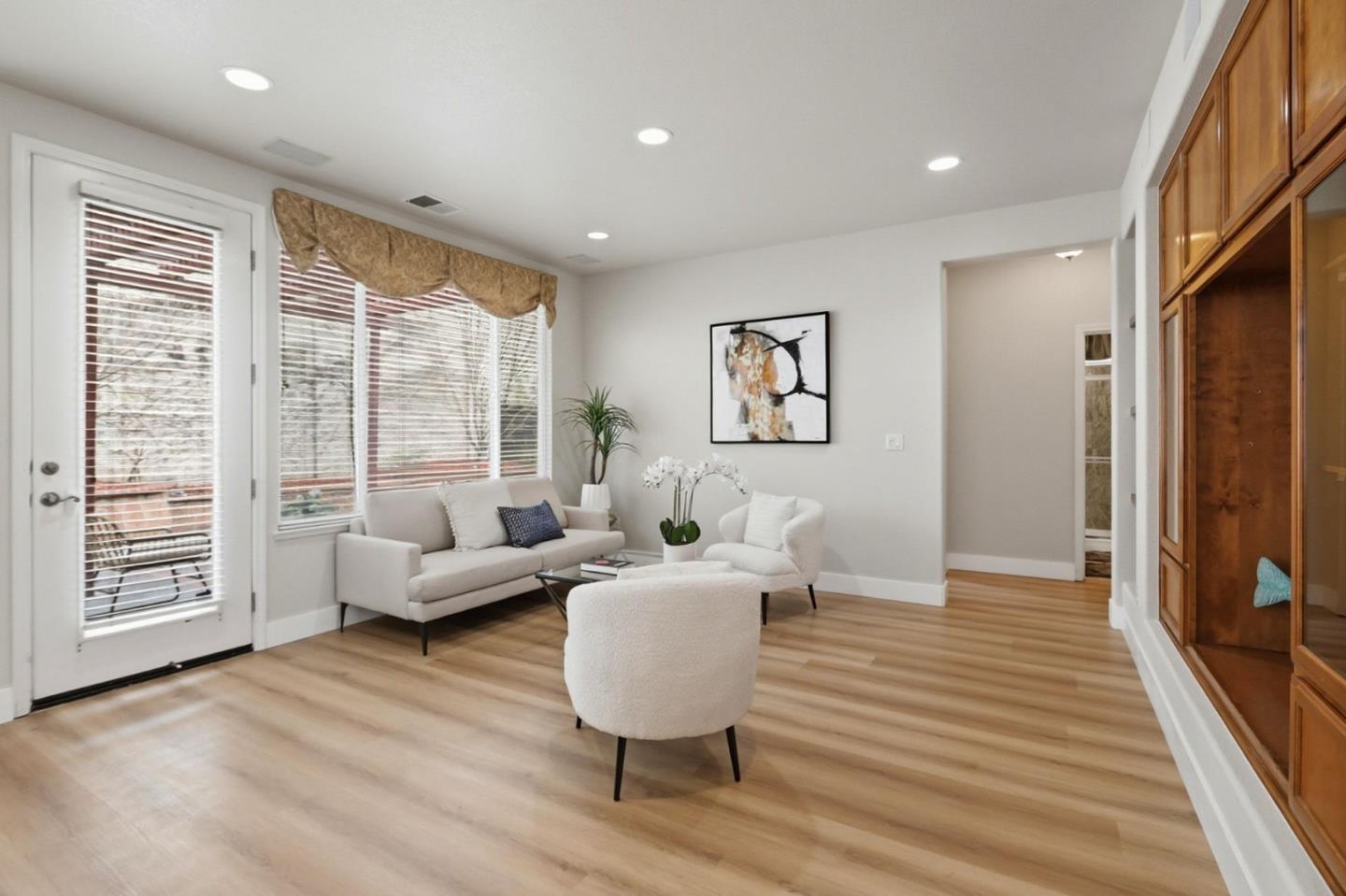 Detail Gallery Image 4 of 20 For 808 Cameron Cir, Milpitas,  CA 95035 - 5 Beds | 3 Baths