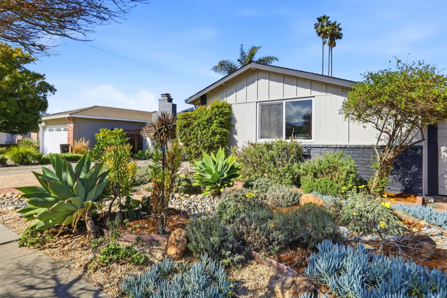 Detail Gallery Image 2 of 34 For 1523 Shaw Dr, San Jose,  CA 95118 - 4 Beds | 2/1 Baths