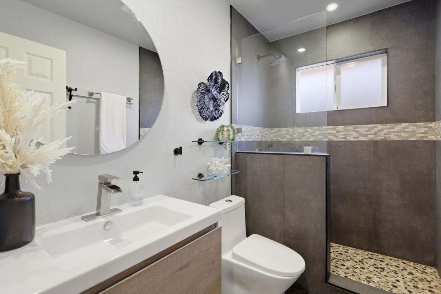 Detail Gallery Image 22 of 34 For 1523 Shaw Dr, San Jose,  CA 95118 - 4 Beds | 2/1 Baths