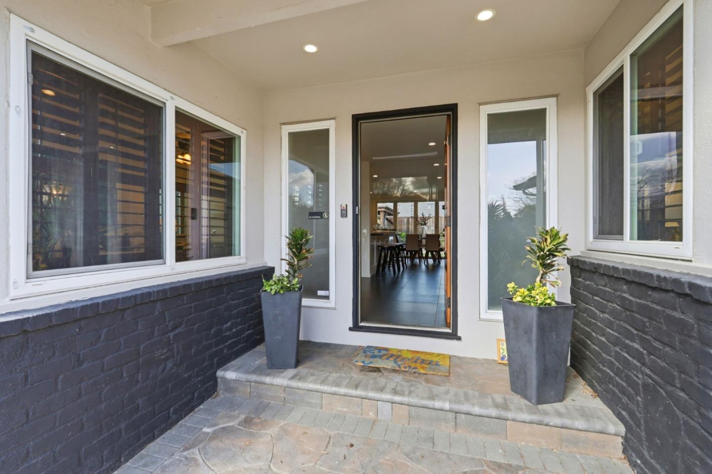 Detail Gallery Image 3 of 34 For 1523 Shaw Dr, San Jose,  CA 95118 - 4 Beds | 2/1 Baths