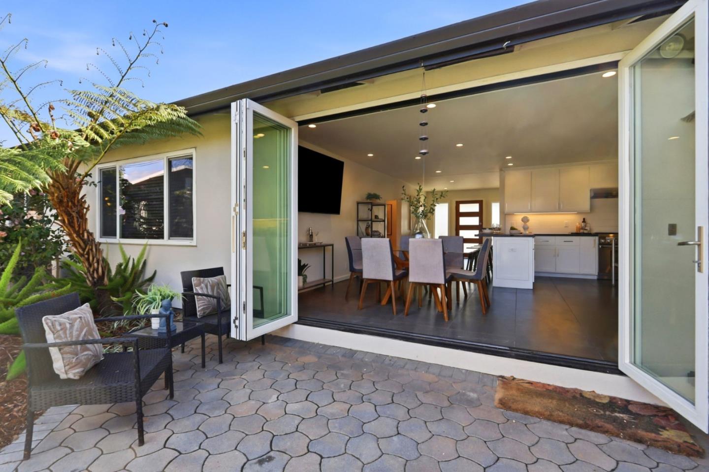 Detail Gallery Image 31 of 34 For 1523 Shaw Dr, San Jose,  CA 95118 - 4 Beds | 2/1 Baths