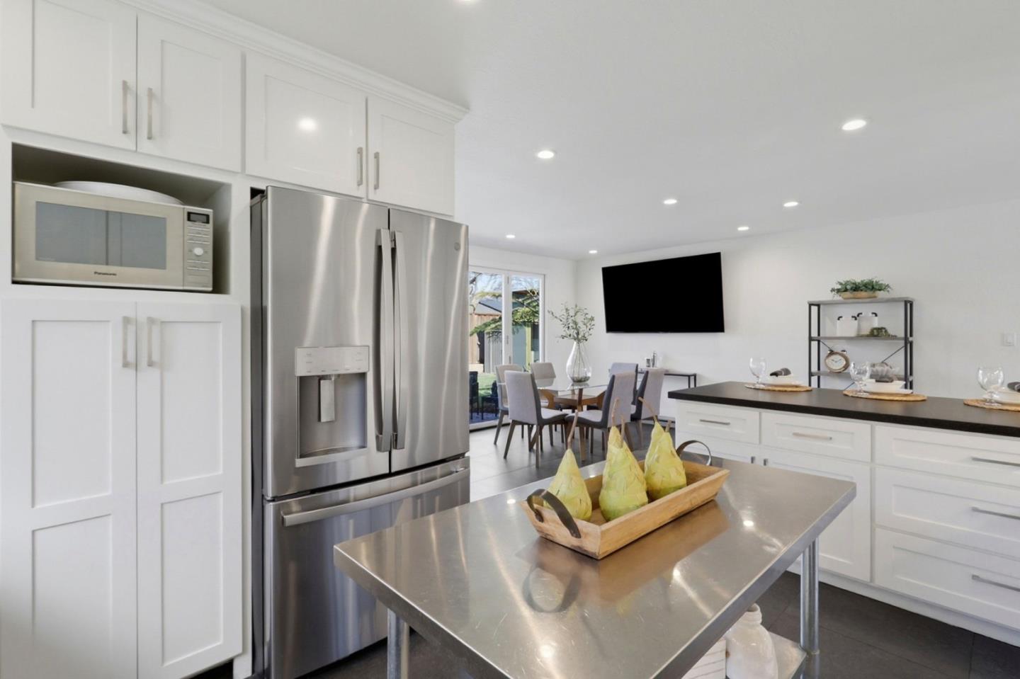 Detail Gallery Image 8 of 34 For 1523 Shaw Dr, San Jose,  CA 95118 - 4 Beds | 2/1 Baths