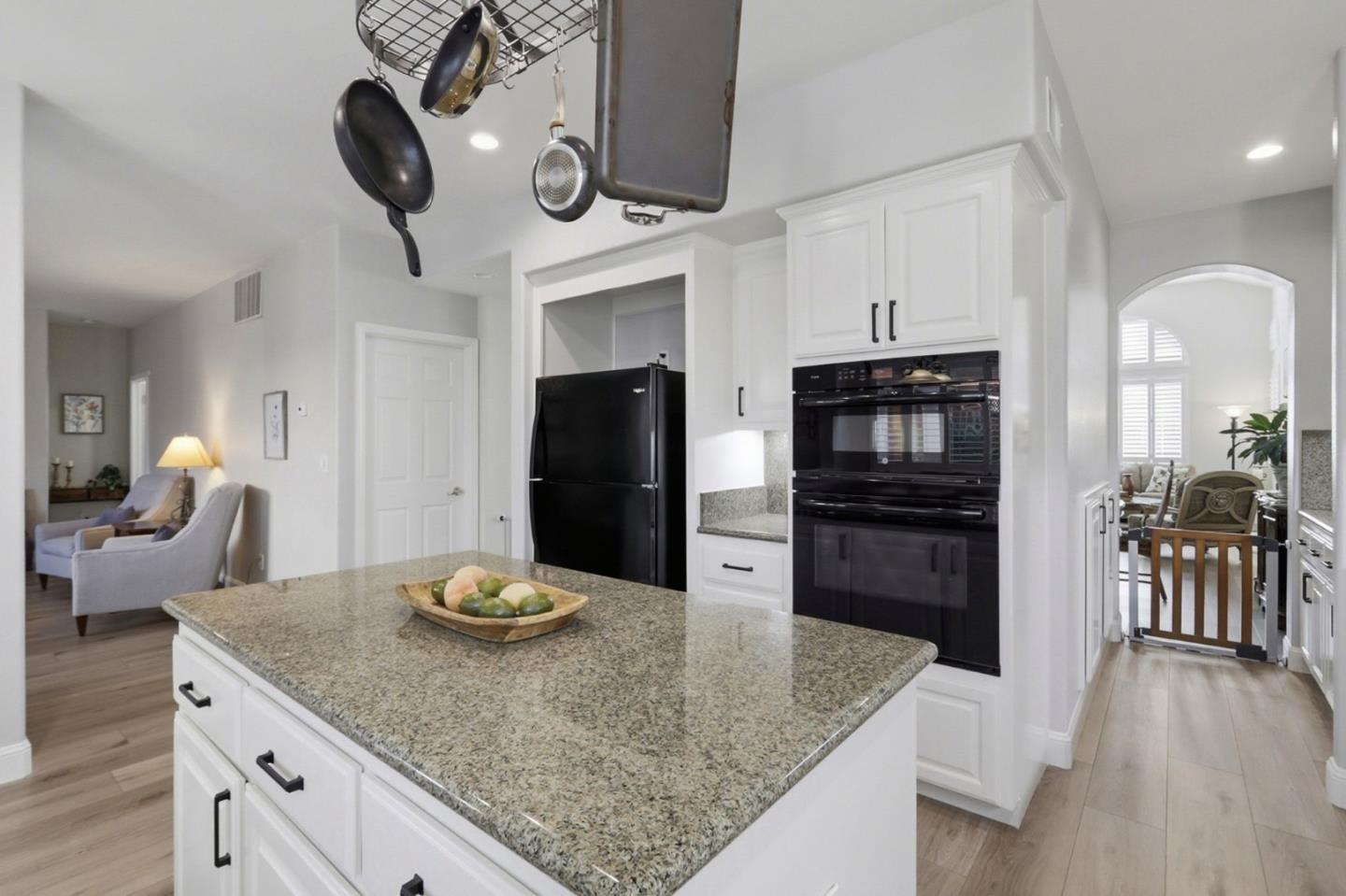 Detail Gallery Image 13 of 42 For 3249 Placido Ct, San Jose,  CA 95135 - 5 Beds | 3 Baths