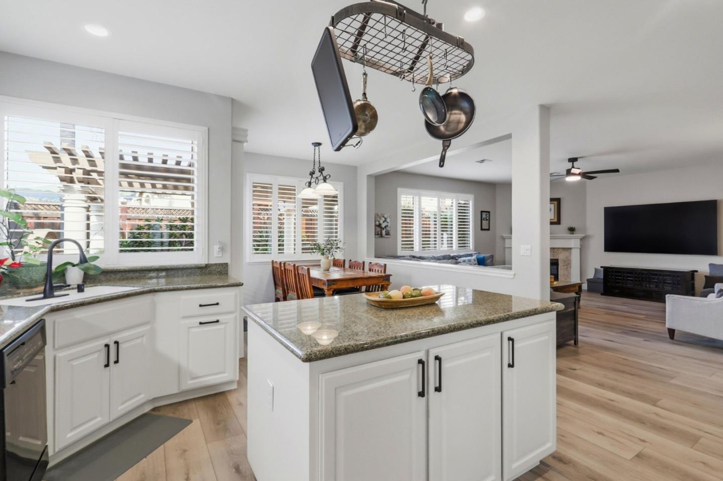 Detail Gallery Image 15 of 42 For 3249 Placido Ct, San Jose,  CA 95135 - 5 Beds | 3 Baths