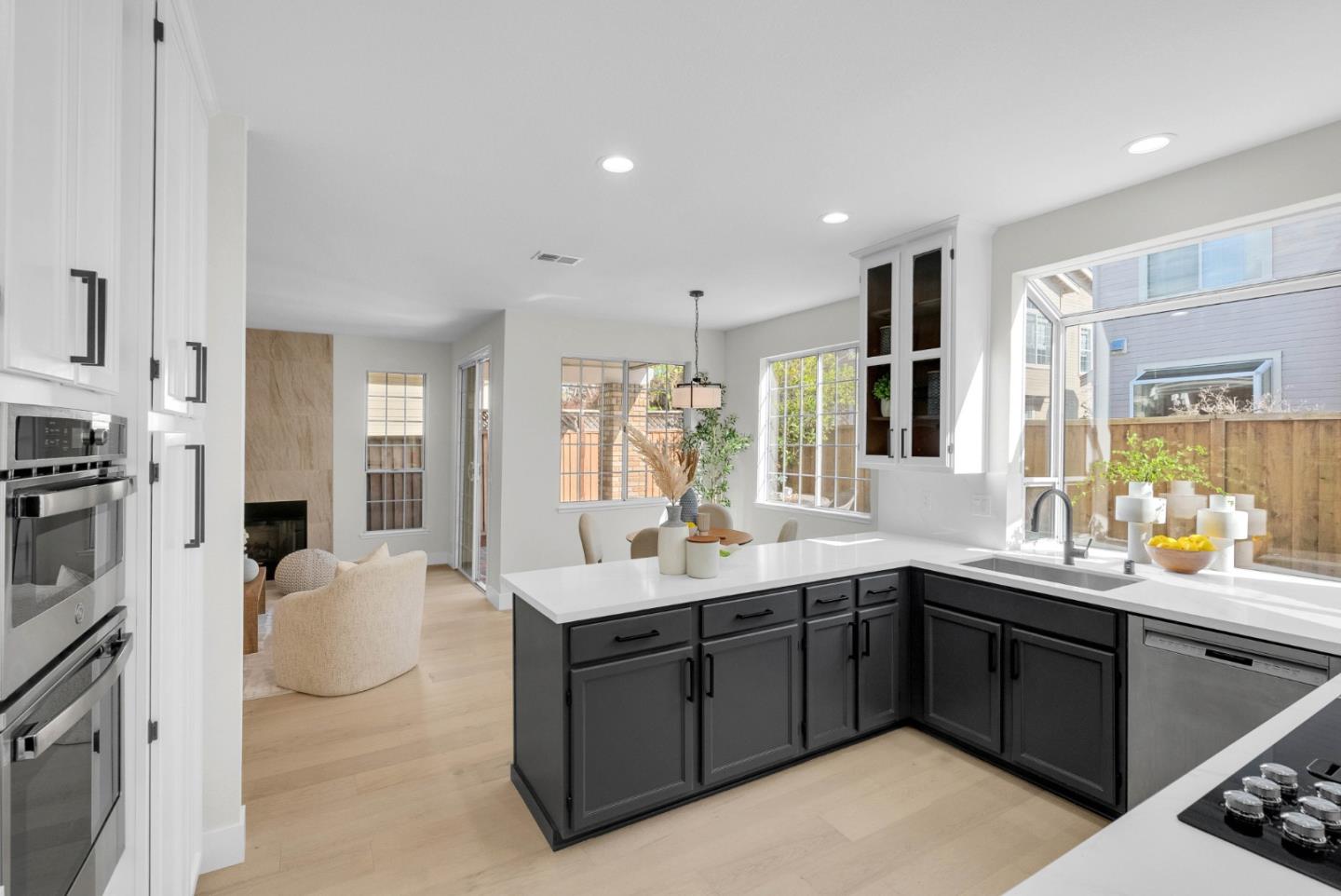 Detail Gallery Image 13 of 60 For 814 Schooner Bay Dr, Redwood City,  CA 94065 - 4 Beds | 3 Baths