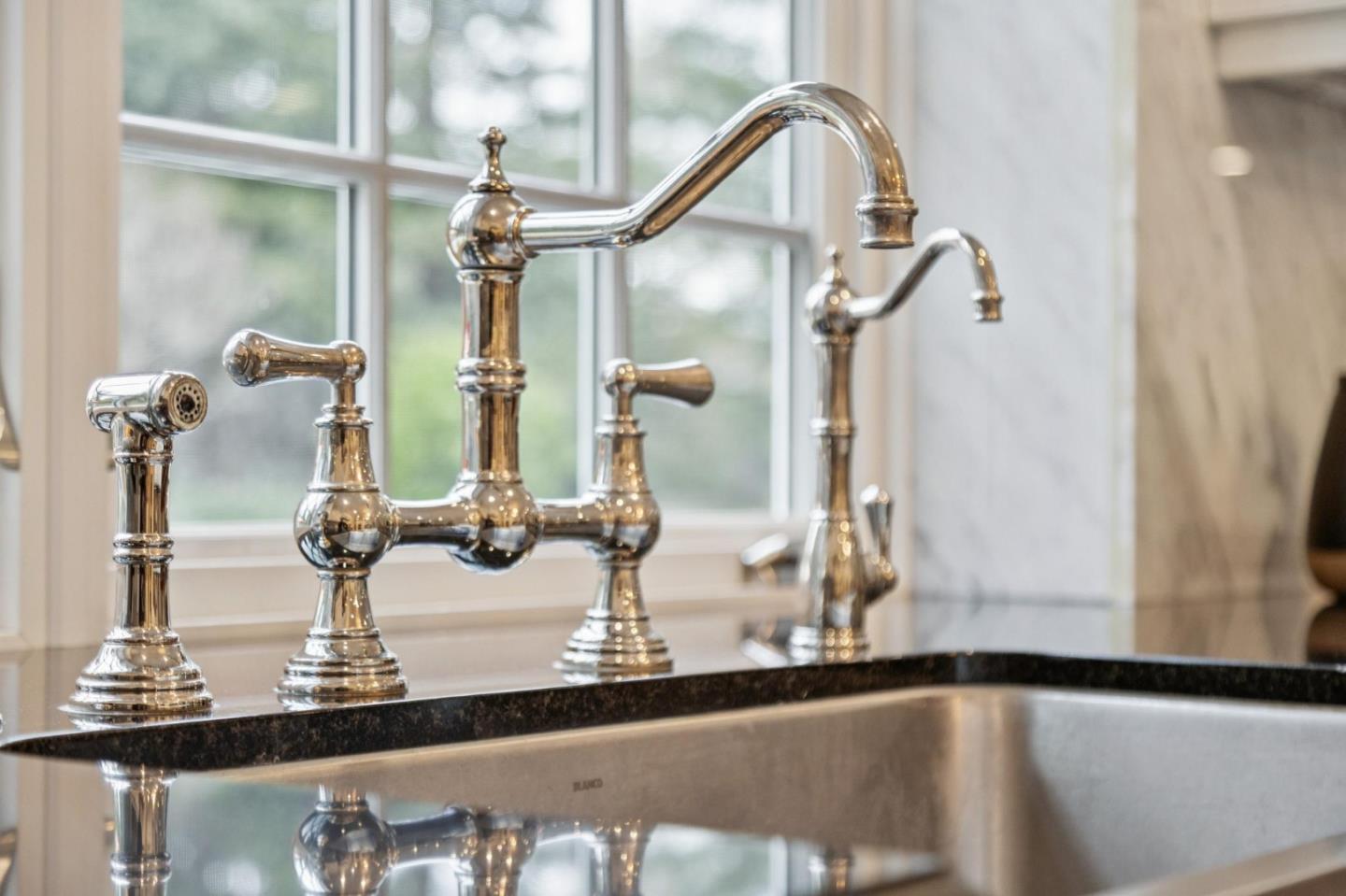 Detail Gallery Image 14 of 81 For 15212 Janor Ct, Monte Sereno,  CA 95030 - 4 Beds | 3 Baths