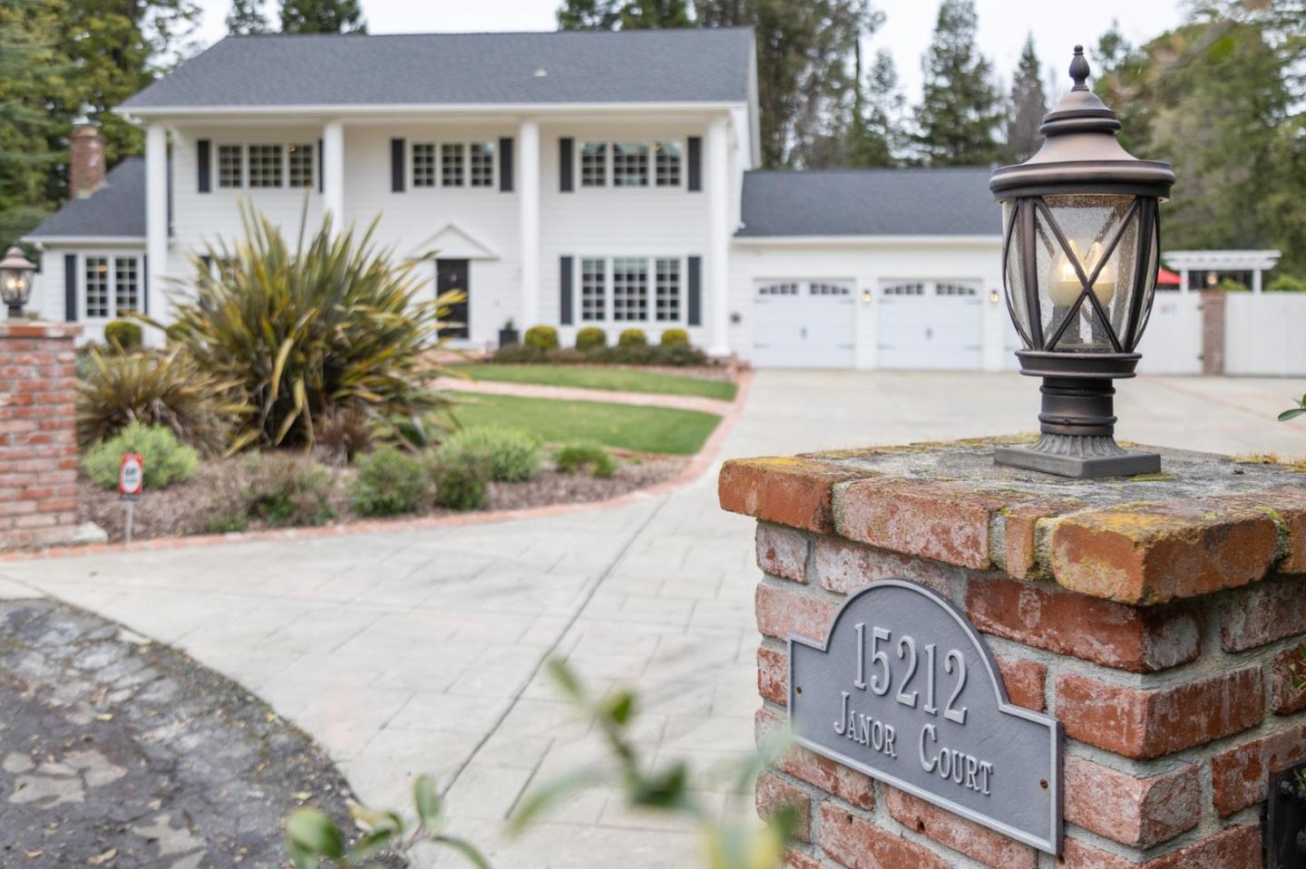 Detail Gallery Image 3 of 81 For 15212 Janor Ct, Monte Sereno,  CA 95030 - 4 Beds | 3 Baths