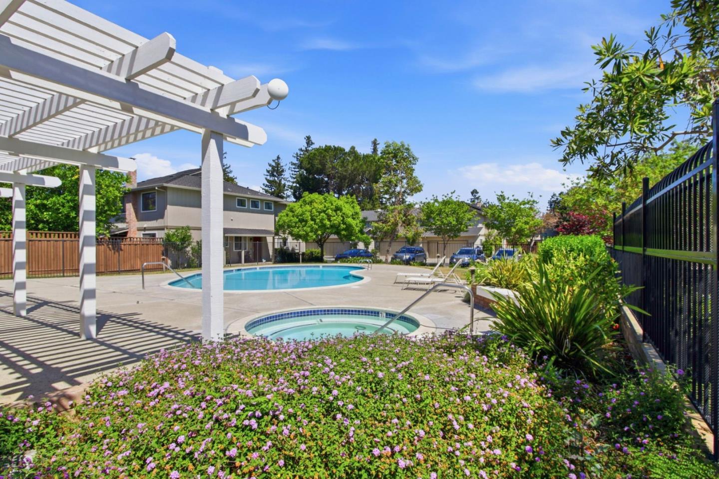 Detail Gallery Image 28 of 36 For 18944 Sara Park Cir, Saratoga,  CA 95070 - 2 Beds | 2 Baths