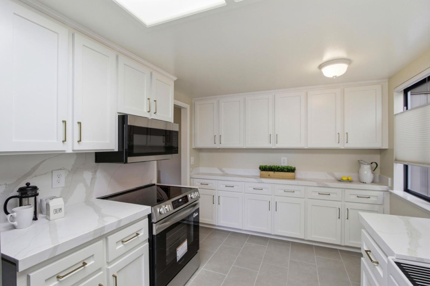 Detail Gallery Image 7 of 36 For 18944 Sara Park Cir, Saratoga,  CA 95070 - 2 Beds | 2 Baths