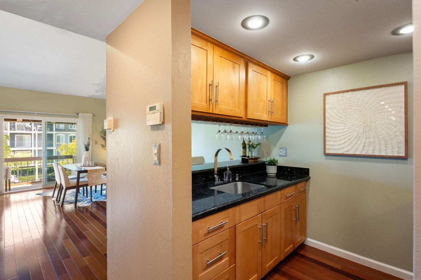 Detail Gallery Image 11 of 25 For 707 Fathom Dr #208,  San Mateo,  CA 94404 - 1 Beds | 1 Baths