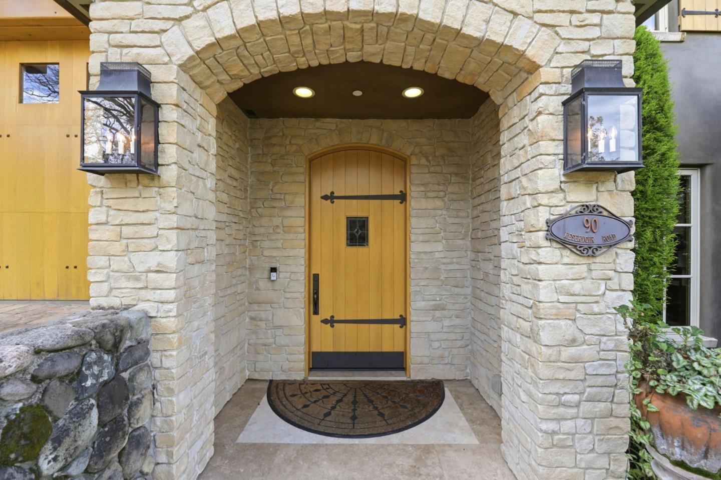 Detail Gallery Image 18 of 121 For 90 Reservoir Rd, Los Gatos,  CA 95030 - 5 Beds | 6/1 Baths