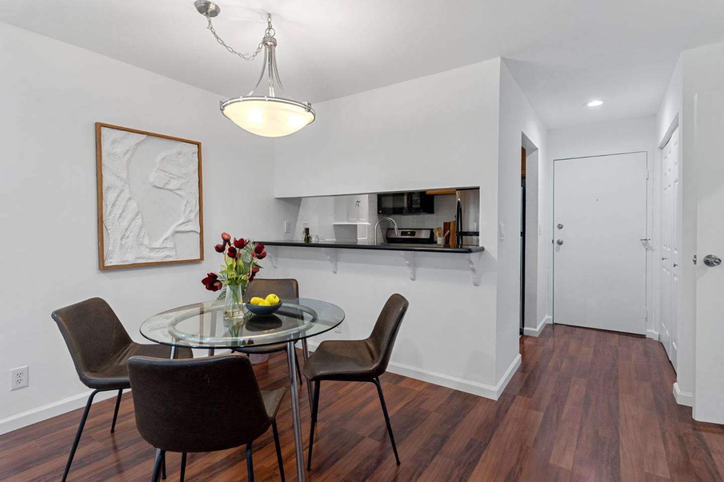 Detail Gallery Image 4 of 43 For 5140 Diamond Heights Blvd 203a,  San Francisco,  CA 94131 - 1 Beds | 1 Baths