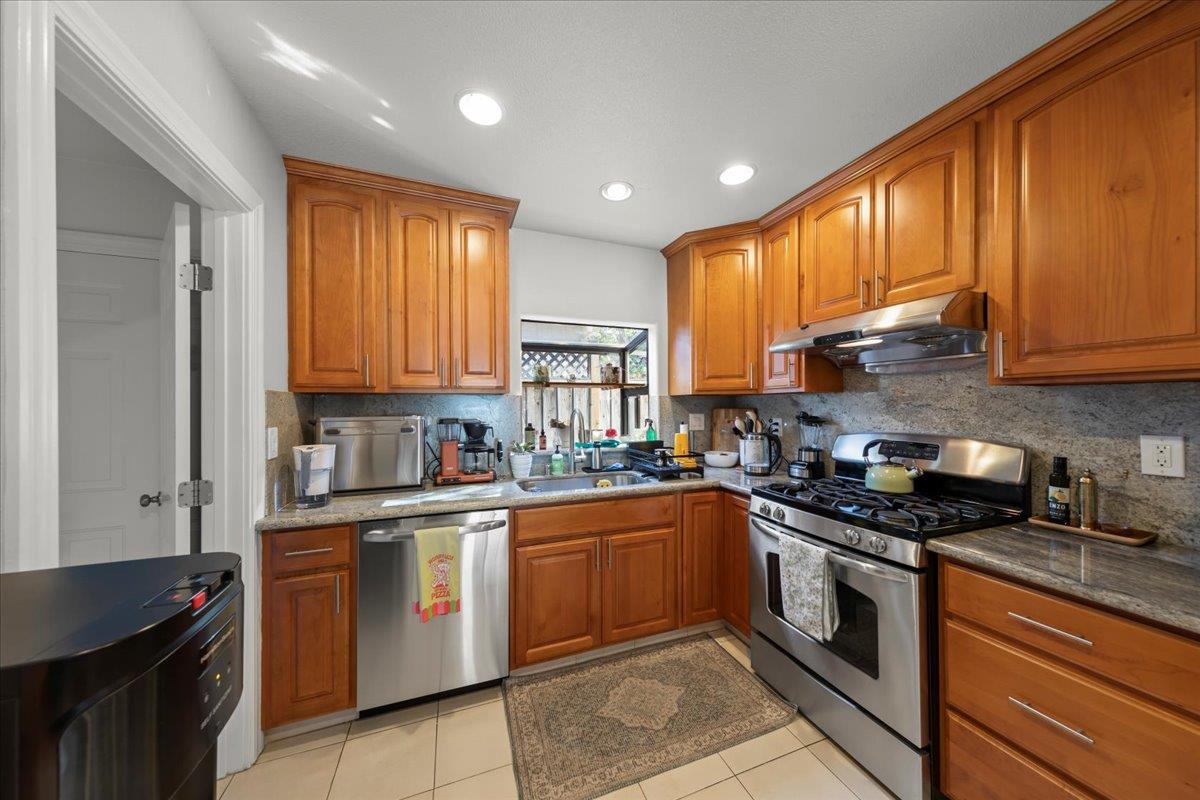 Detail Gallery Image 11 of 24 For 1973 Bird Ave, San Jose,  CA 95125 - 6 Beds | 4 Baths