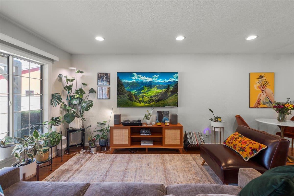 Detail Gallery Image 8 of 24 For 1973 Bird Ave, San Jose,  CA 95125 - 6 Beds | 4 Baths