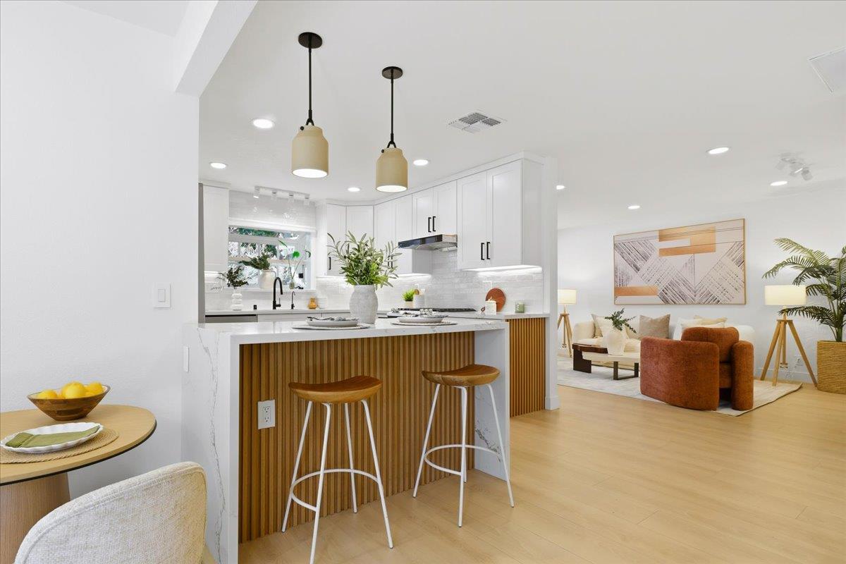 Detail Gallery Image 16 of 49 For 992 Hibiscus Ln, San Jose,  CA 95117 - 3 Beds | 2 Baths