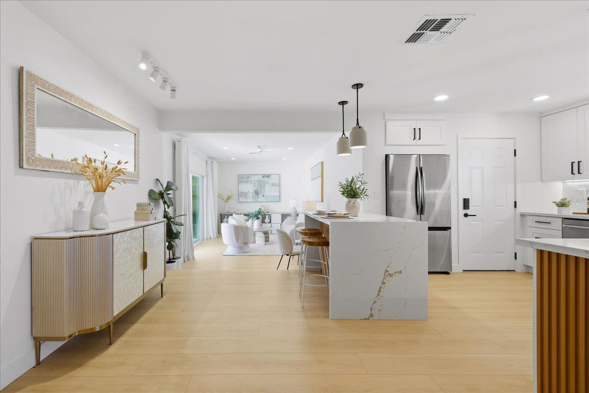 Detail Gallery Image 18 of 49 For 992 Hibiscus Ln, San Jose,  CA 95117 - 3 Beds | 2 Baths