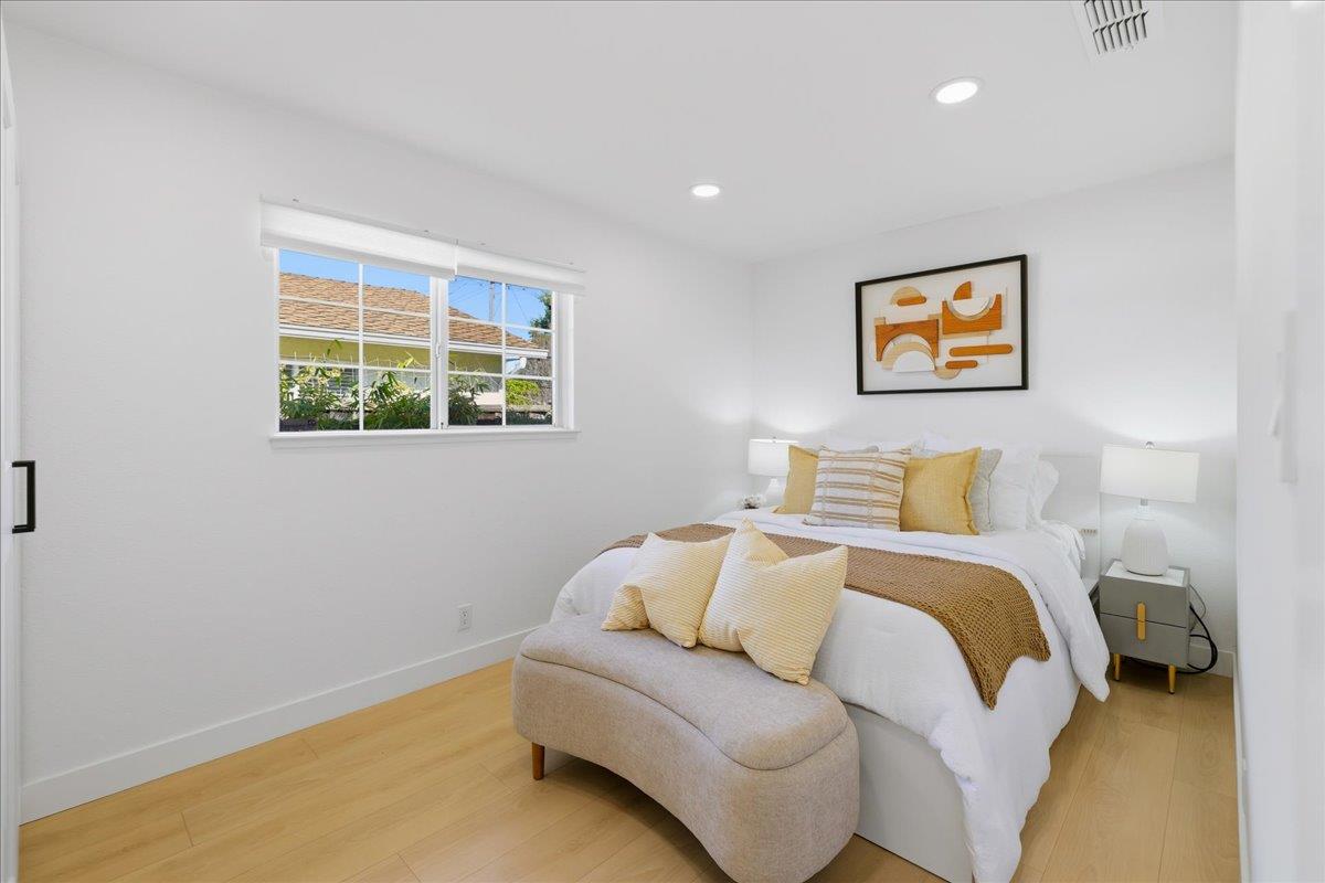 Detail Gallery Image 27 of 49 For 992 Hibiscus Ln, San Jose,  CA 95117 - 3 Beds | 2 Baths