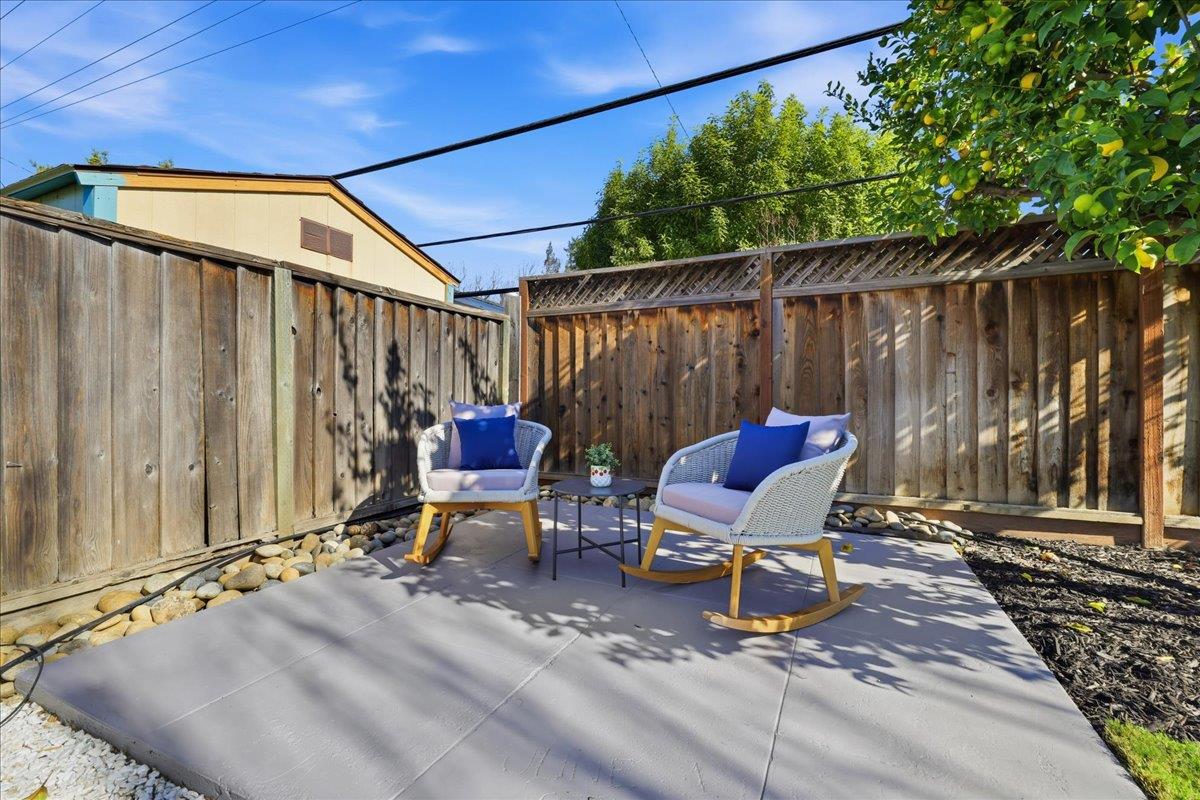 Detail Gallery Image 38 of 49 For 992 Hibiscus Ln, San Jose,  CA 95117 - 3 Beds | 2 Baths