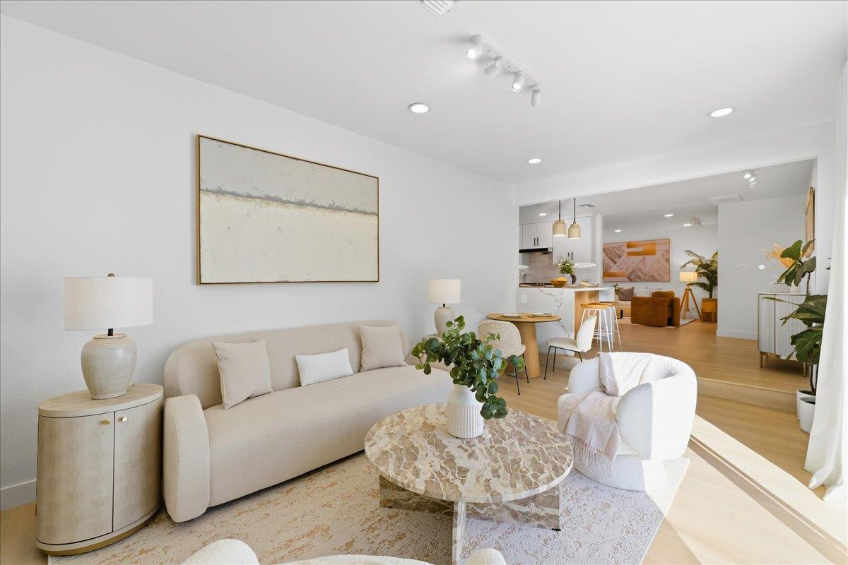 Detail Gallery Image 5 of 49 For 992 Hibiscus Ln, San Jose,  CA 95117 - 3 Beds | 2 Baths