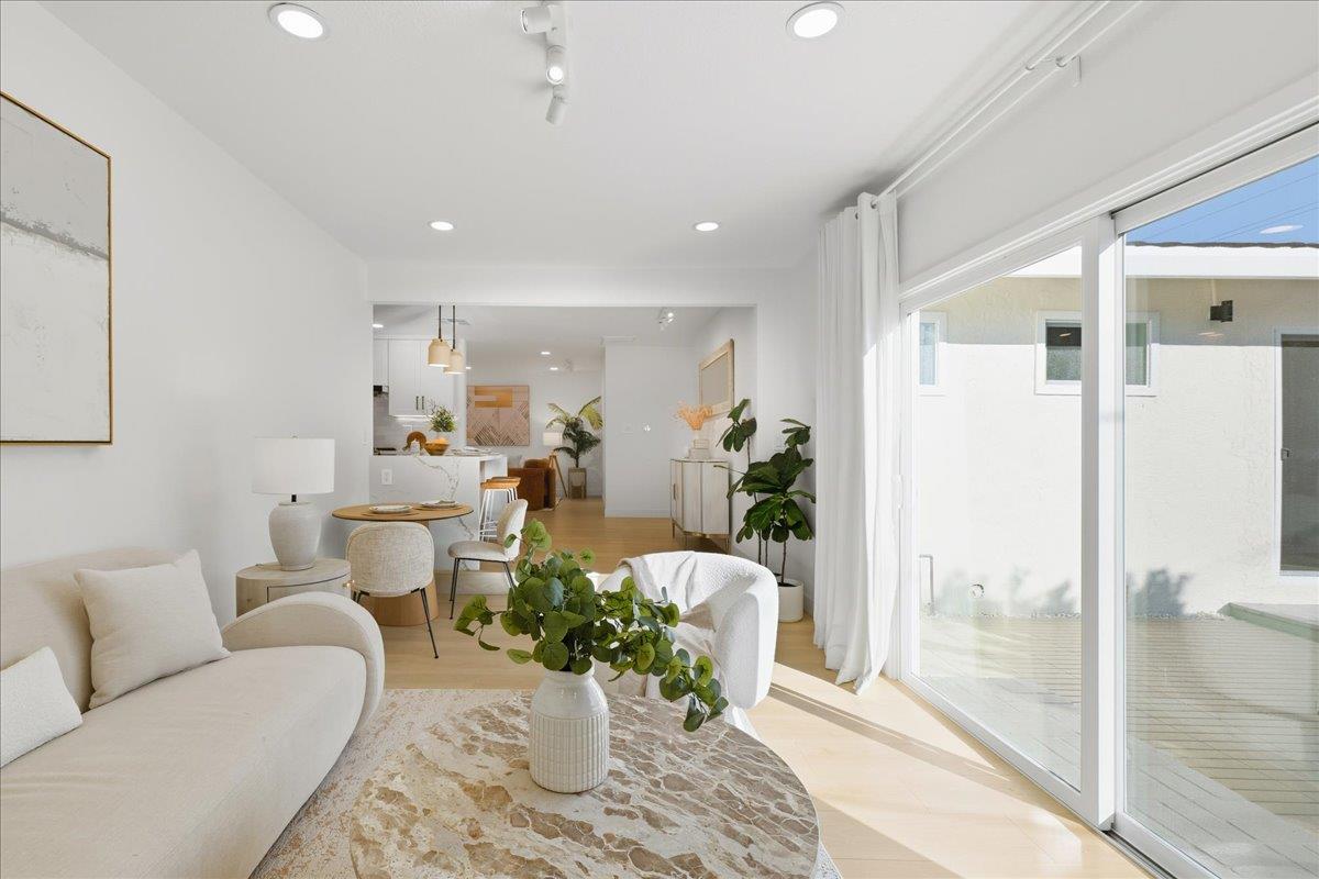 Detail Gallery Image 9 of 49 For 992 Hibiscus Ln, San Jose,  CA 95117 - 3 Beds | 2 Baths