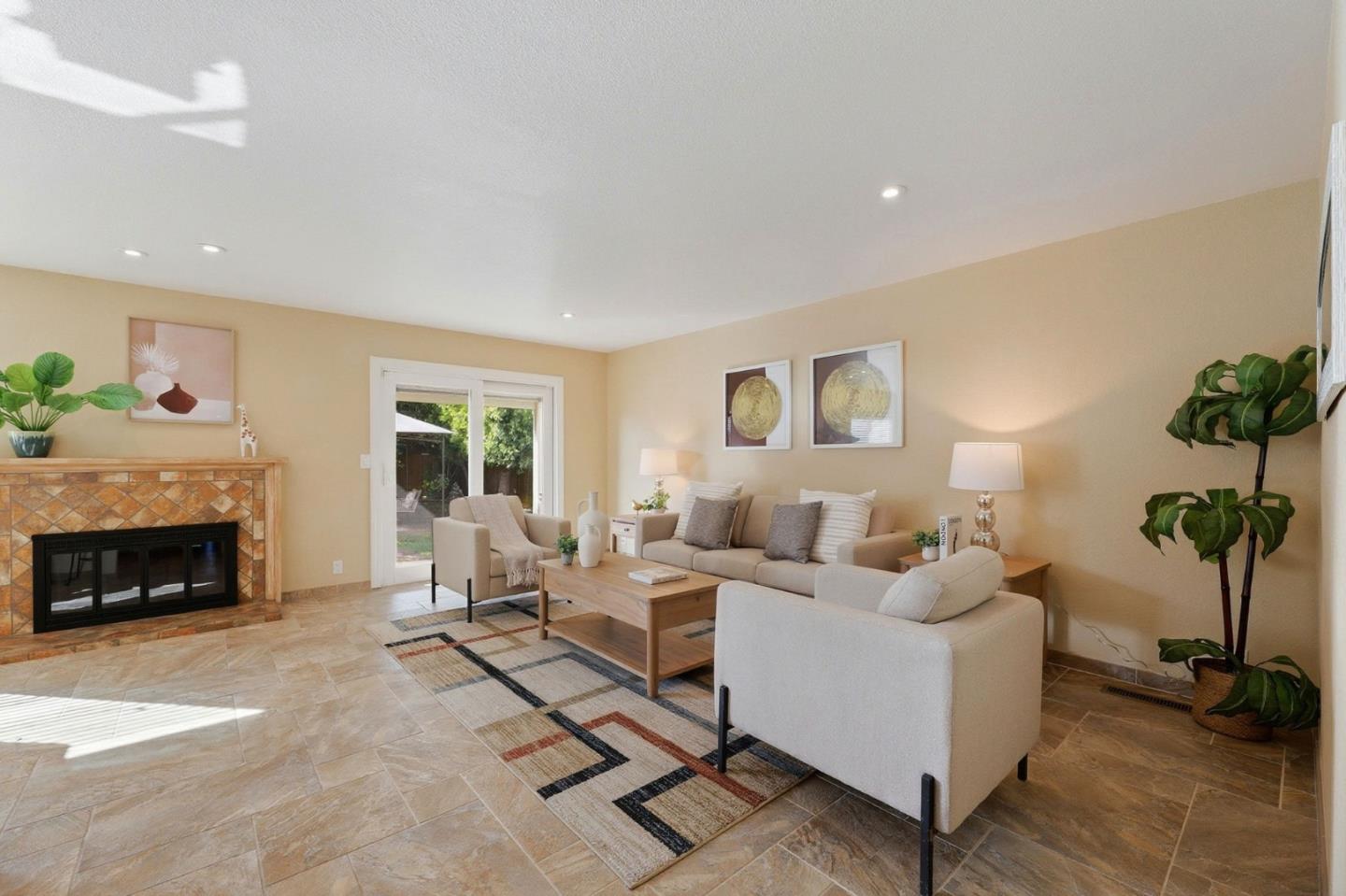 Detail Gallery Image 3 of 18 For 3121 Malton Ct, San Jose,  CA 95148 - 3 Beds | 2/1 Baths