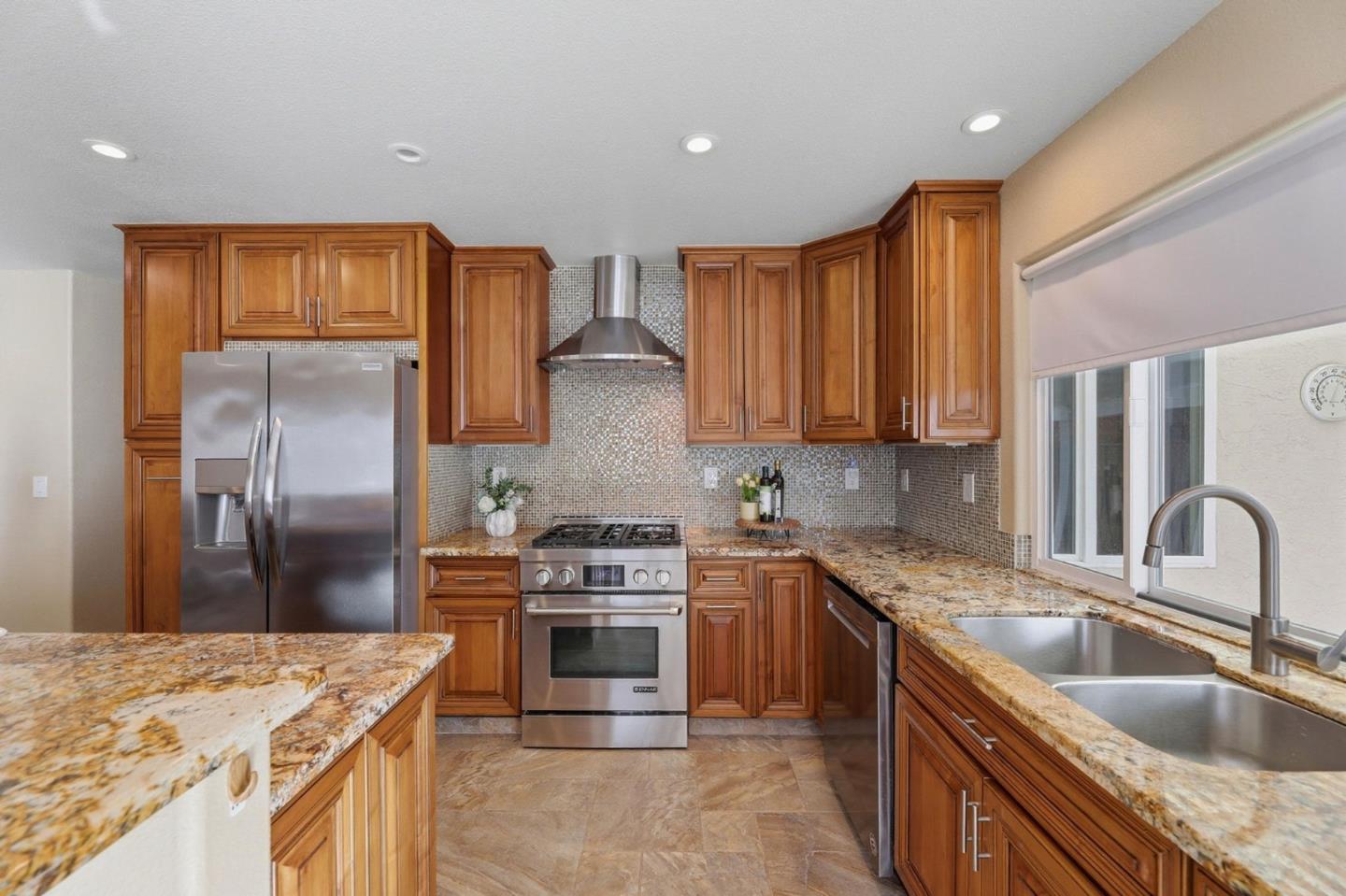 Detail Gallery Image 5 of 18 For 3121 Malton Ct, San Jose,  CA 95148 - 3 Beds | 2/1 Baths