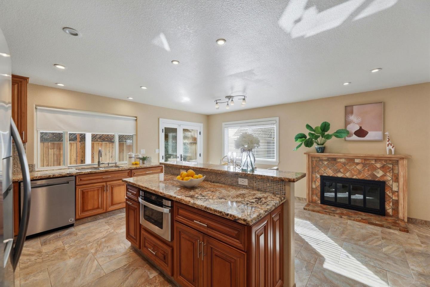 Detail Gallery Image 6 of 18 For 3121 Malton Ct, San Jose,  CA 95148 - 3 Beds | 2/1 Baths