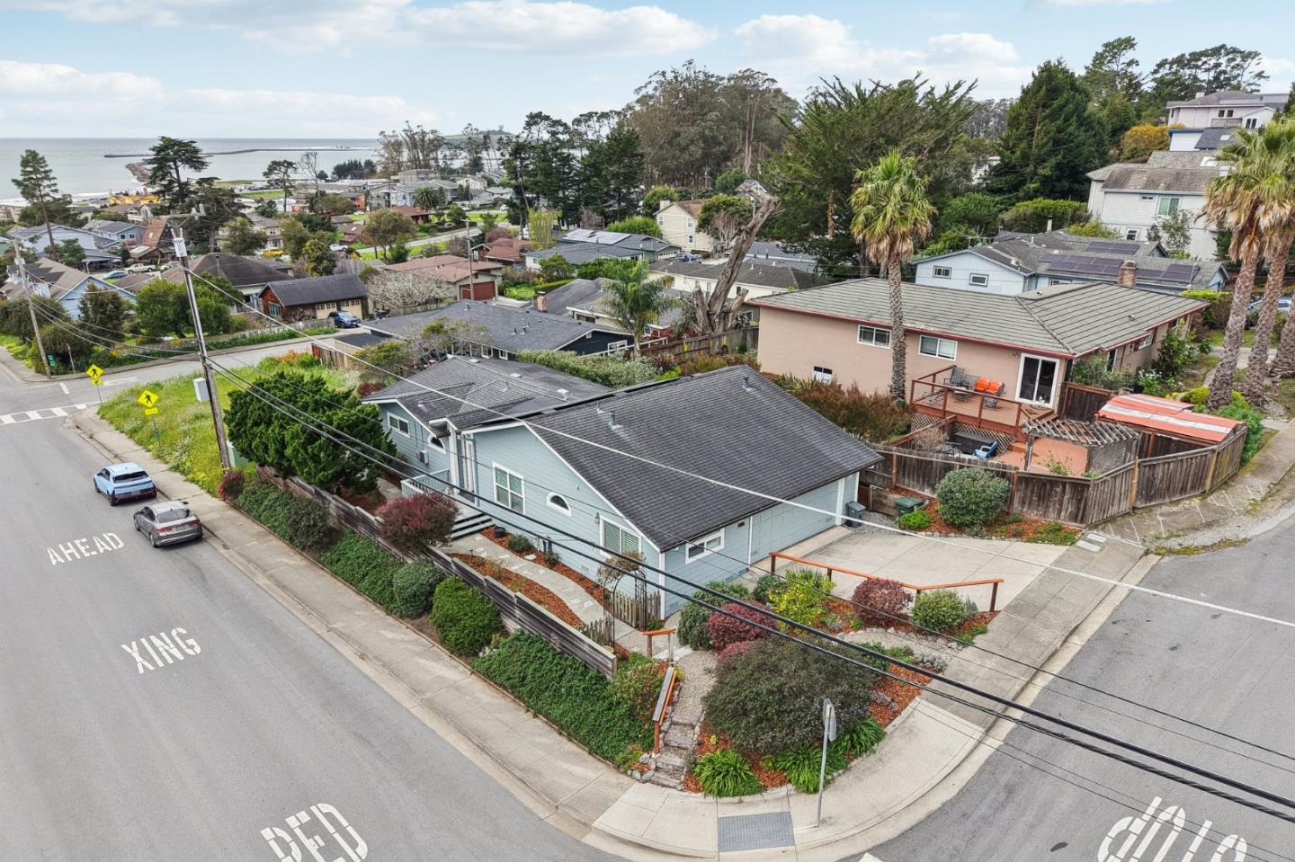 Detail Gallery Image 28 of 33 For 696 Francisco St, El Granada,  CA 94018 - 3 Beds | 2 Baths