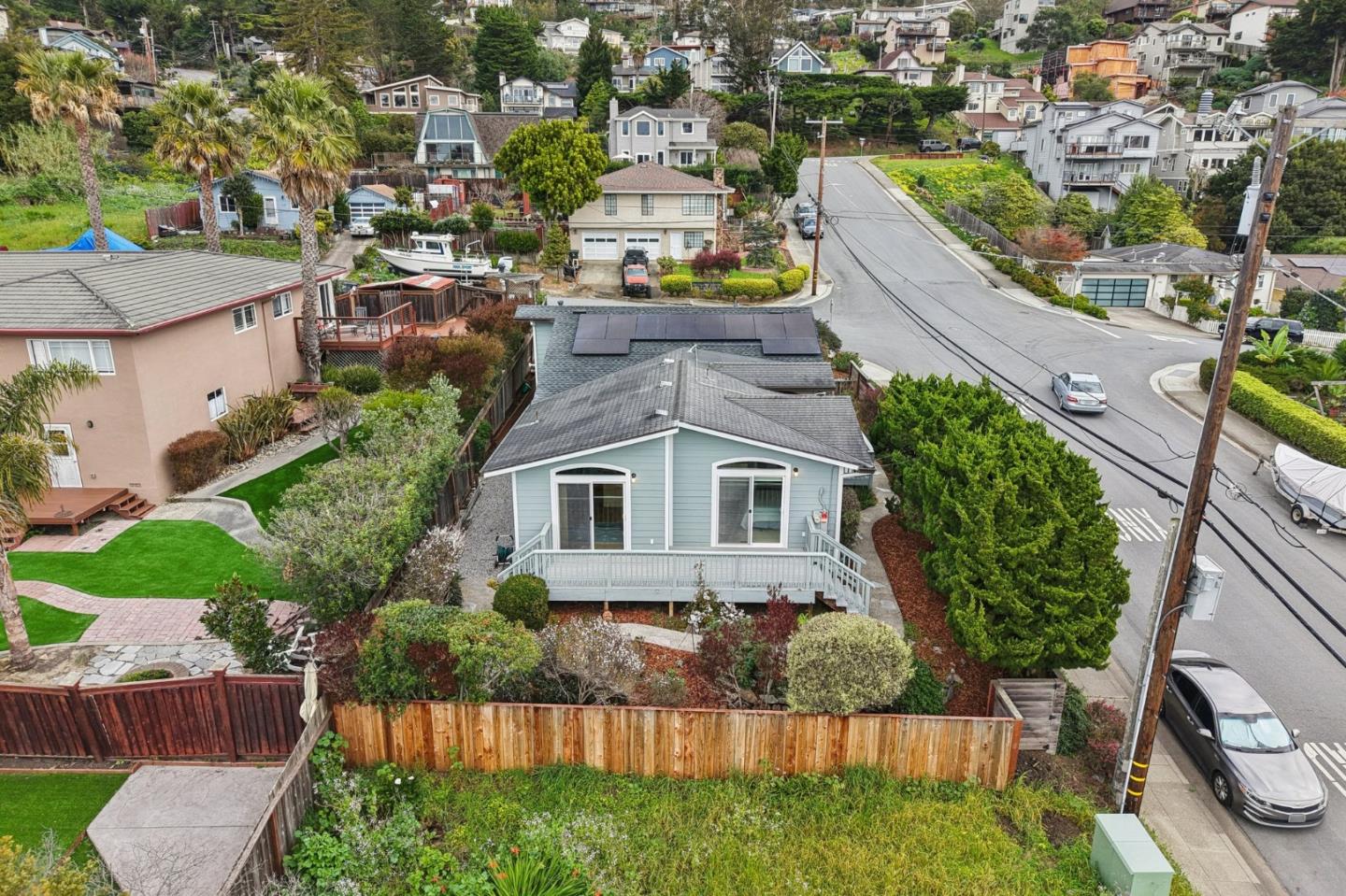 Detail Gallery Image 29 of 33 For 696 Francisco St, El Granada,  CA 94018 - 3 Beds | 2 Baths